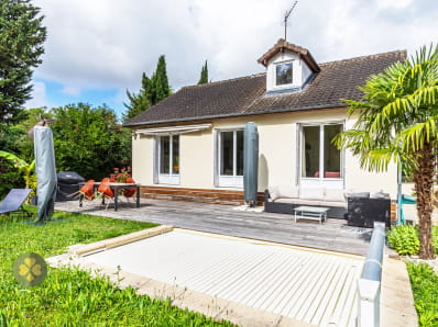 Maison familiale avec piscine en centre-ville