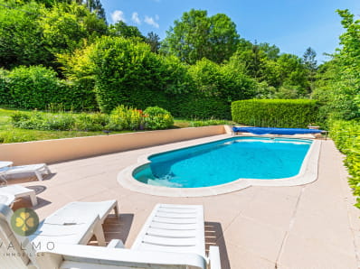 Maison avec piscine et un très bel environnement