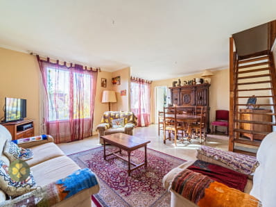 Maison 5 chambres avec garage