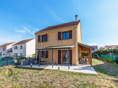 Maison familiale en parfait état avec garage