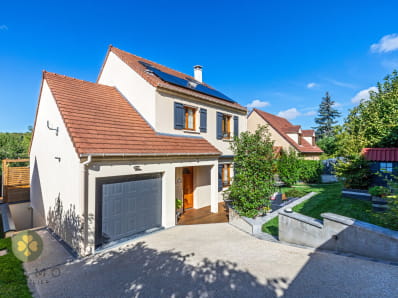 Très belle maison familiale avec 5 chambres et un garage