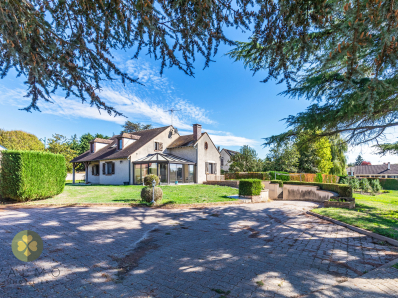 Belle maison traditionnelle avec 6 chambres et un sous-sol