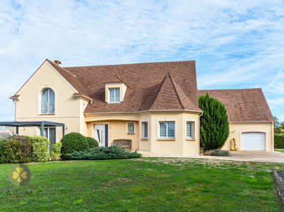 Très belle maison individuelle de 250 m² avec piscine