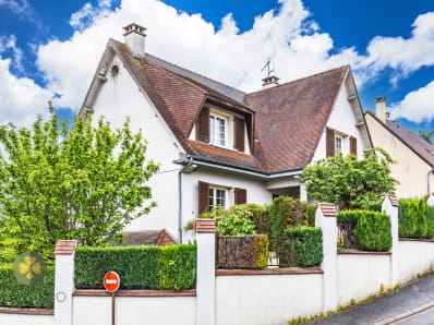 Maison avec 4 chambres et un sous-sol