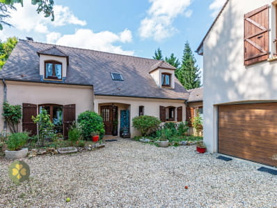 Maison familiale avec dépendance