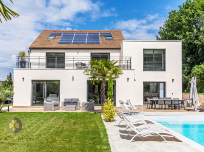 Belle maison contemporaine avec piscine