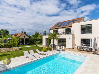 Belle maison contemporaine avec piscine