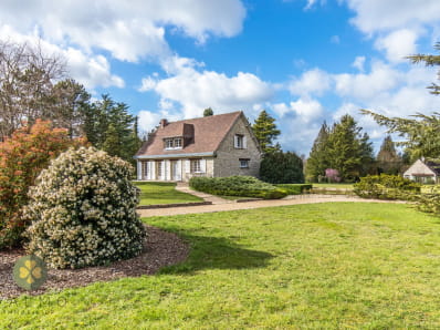 Maison de caractère avec 3000 m² de terrain
