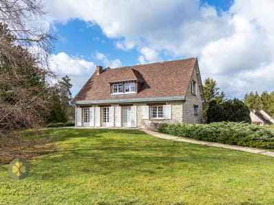 Maison de caractère avec 3000 m² de terrain