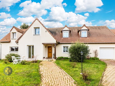 Maison avec 6 chambres et un double garage