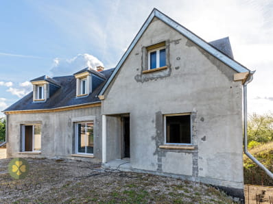 Maison familiale avec sous-sol total et 6 chambres