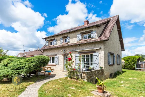 Maison 8 pièces 180 m² · à Garancières · 180 m² · 580 000 €