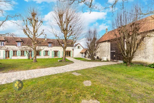 Maison 10 pièces 270 m² · à Condé-sur-Vesgre · 270 m² · 890 000 €