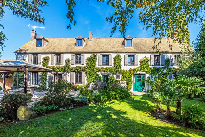 Belle demeure totalement rénovée de 310 m²